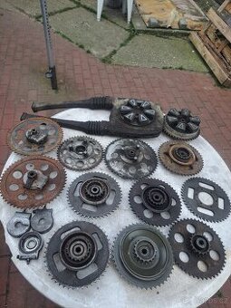 Zadní rozety jawa čz