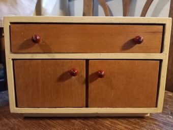 Starý nábytek pro panenky - dřez/myčák