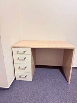 Psací stůl s úložnými zásuvkami