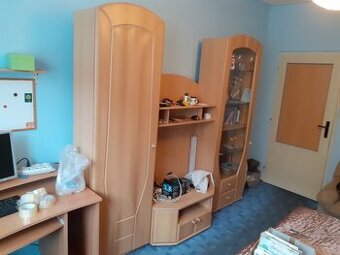 OBÝVACÍ STĚNA - 1