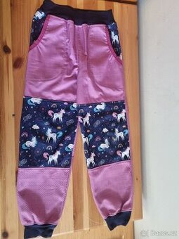 Jarní/podzimní softshellové kalhoty 122/128