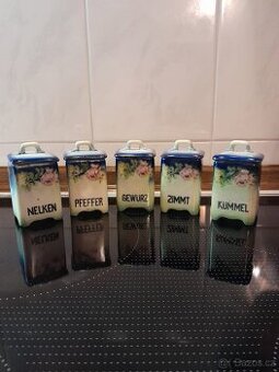 Porcelánové kořenky