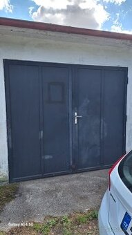 Garáž Veselí nad Lužnicí - u Statku, poblíž Blatského sídl.