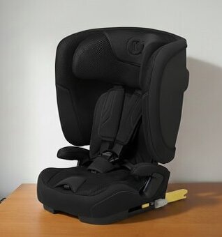 Nová autosedačka s isofixem pro děti s výškou 76–150 cm / 9–