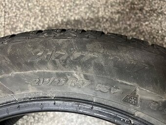 Prodám zimní pneu 215/55 R17