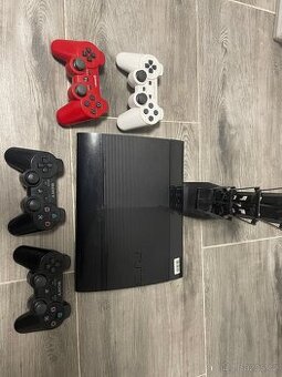 PlayStation 3 Super Slim 500GB + 4 ovladače + 20 her
