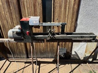 Soustruh na dřevo