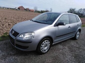 VW POL0 1,4-16V TOUR KLIMATR. , TEMPOMAT, ŠÍBR