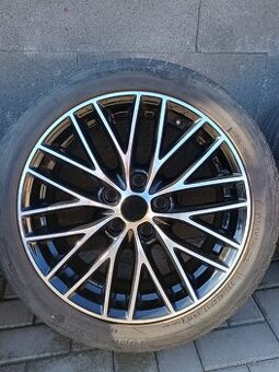 Litá kola Borbet 22545 R17 s letními pneu. Audi A3