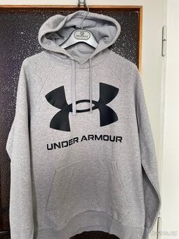 Šedá mikina značky Under Armour
