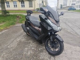 Honda Forza 125 11kw 2015, nová STK