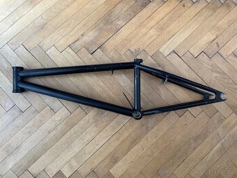 prodam BMX rám FlyBikes LAGO 21.2 - leskla černá