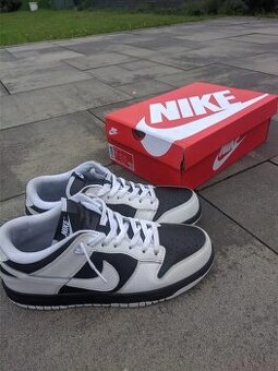Nike Dunk Low Retro Reverse Panda