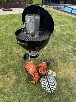 WEBER Gril na dřevo a uhlí Master-Touch® GBS E-5750, 57 cm,