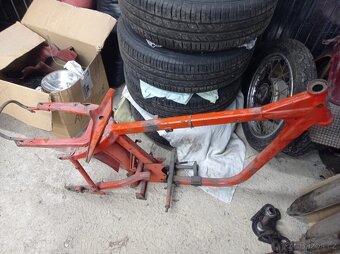 Jawa 250 /559 350 panelka kyvacka rám díly