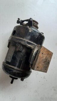 Elektromotor ze šicího stroje