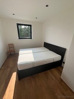 Postel s úložným prostorem 180x200
