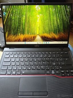 Podnikatelský 14" notebook Fujitsu E5412a s Ryzen - 1