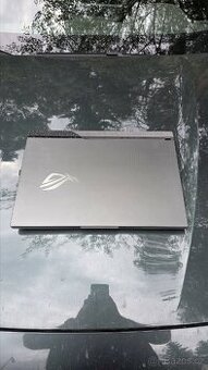 ASUS ROG Strix G713PI – Ryzen 9 / RTX 4070 / 32GB 36m zaru