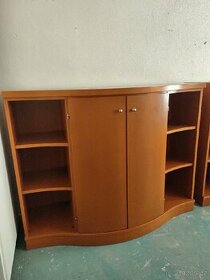 Prodám 2 hezké velké komody z masivu