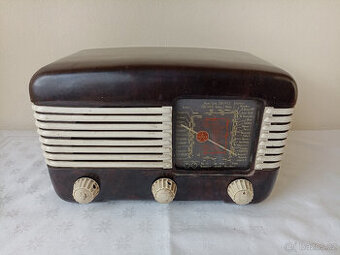 Staré retro bakelitové rádio Tesla Talisman 306U