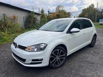 GOLF 7 5dv. 1.4TSI-92kw,LOUNGE,NEZ.TOP,Výhřev Volantu,2015