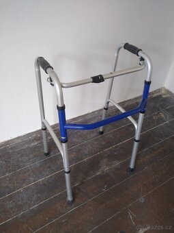 REZERVACE  Seniorské chodítko, opora chůze skládací