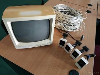 Monitor se 4-mi kamerami