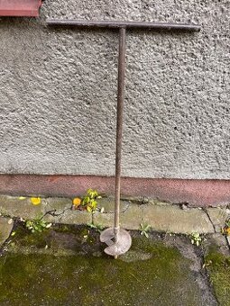 Ruční zemní vrták – kovový