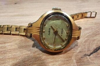 USSR hodinky ZARIA – 17 Jewels, Shockproof, oválné pouzdro