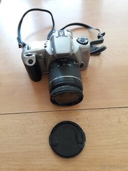 Levně prodám analogový fotoaparát CANON viz. foto.