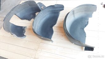 VW Transporter T5 –  PODBĚHY PLASTOVÉ