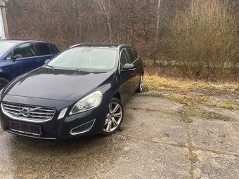 Prodám Volvo V60 D5, 2.4   4x4