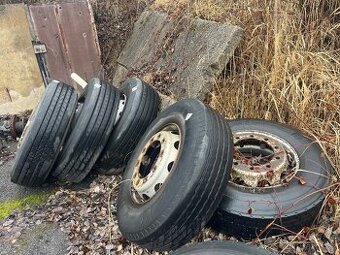 Pneumatika s diskem 295/80 R22.5