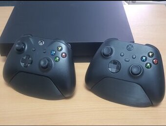 Xbox One X 1TB 4K výborný stav
