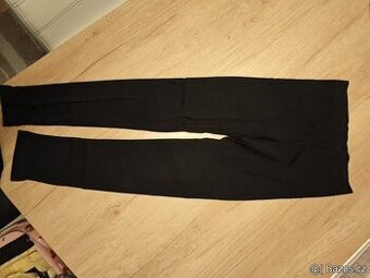 Pár kousků pro holku 134/146, zachovalé, levně.