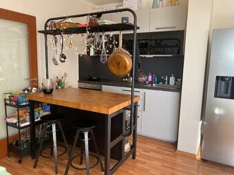 kuchyňský ostrůvek IKEA VADHOLMA