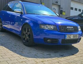 Audi S4 4.2 V8 / RS Blue perleť / 253 KW / Manuál.
