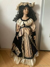 Starožitná porcelánová panenka, elegantní dáma