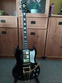 Kopie Gibson SG  Custom 1963 s Bigsby pákou