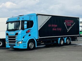 Scania R 450 6x2 včetně plachtové nástavby