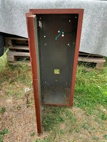 Skrinka kovova bedna uzamykatelna na elektromer plynomer