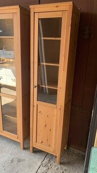 Ikea Hemnes úzká vitrína- knihovna masiv sv. hnědá