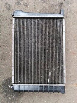 BMW E30 CHLADIČ MOTORU k Aut. Převodovce