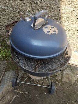 Zahradni grill Weber