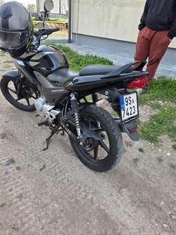 Honda cbf 125 (2012)