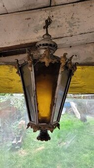 Stará závěsná lampa