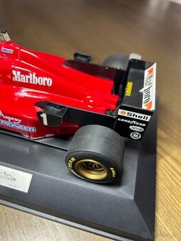Ferrari F310/2 1:18(1996)