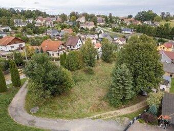 Prodej pěkného stavebního pozemku (1379 m²), Vyskytná nad Ji