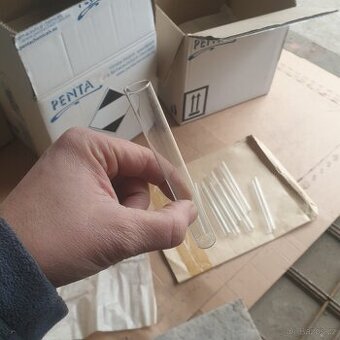 Laboratorní sklo zkumavky